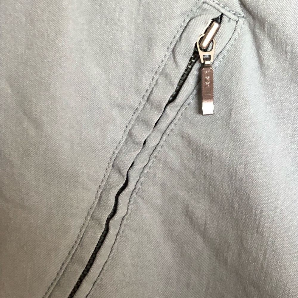 Reitmans Gray Capris - Picture 5 of 5